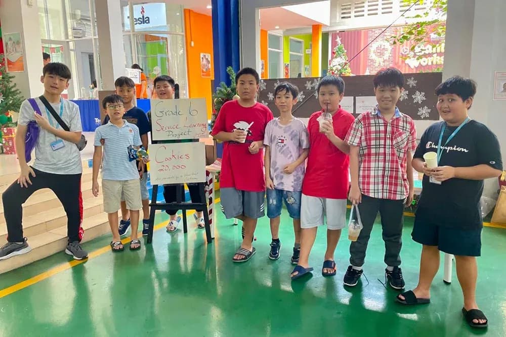 truong quoc te tesla G6 hoat dong tu thien