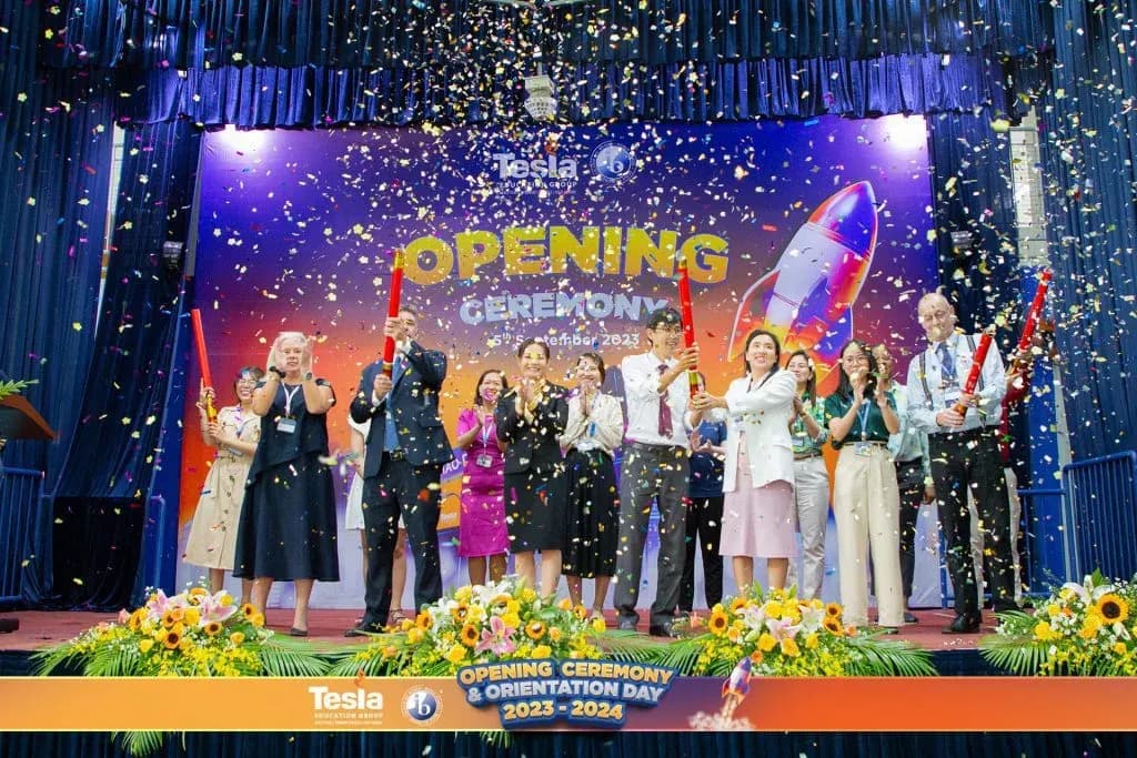 truong quoc te tesla khai giang 2023 2024 1024x683
