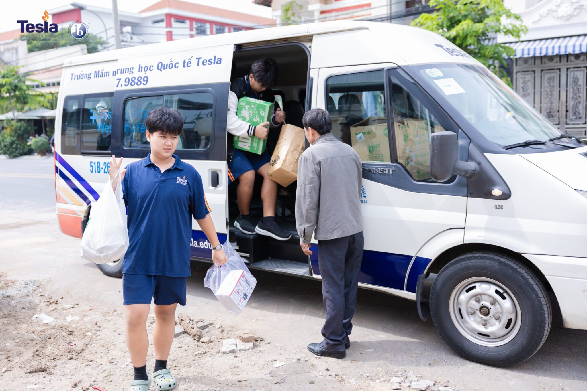 20251128 MYP students support charity 008 scaled