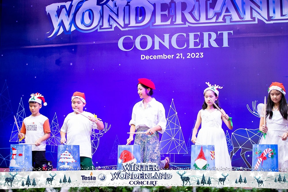 Truong Quoc te Tesla Winter Concert