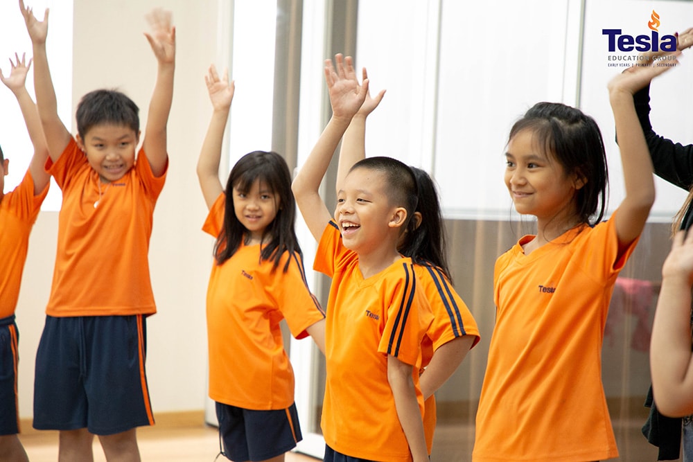 cham soc suc khoe hoc sinh truong tesla 3