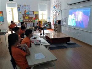 ealclasstesla3 768x576 1 300x225