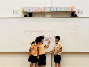 englishclasstesla6 768x576 1 300x225