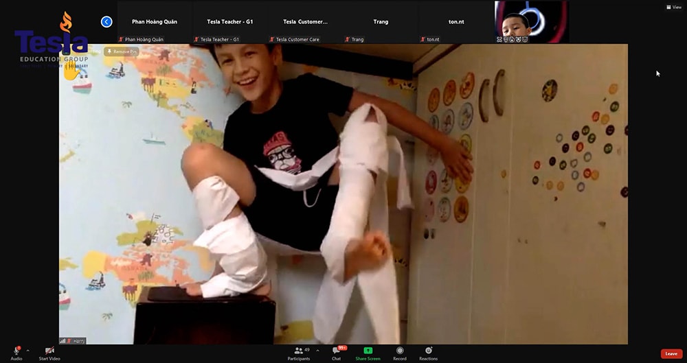 halloween truong quoc te tesla 6