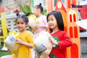 saigonphieuluukytesla 2 768x512 1 300x200