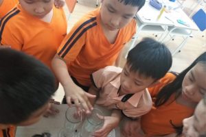 tieng anh hoc thuat 2 scaled 768x512 1 300x200