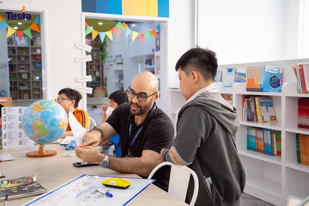 trai he quoc te tesla