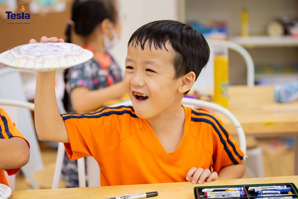 trai he tesla kham pha vu tru 7