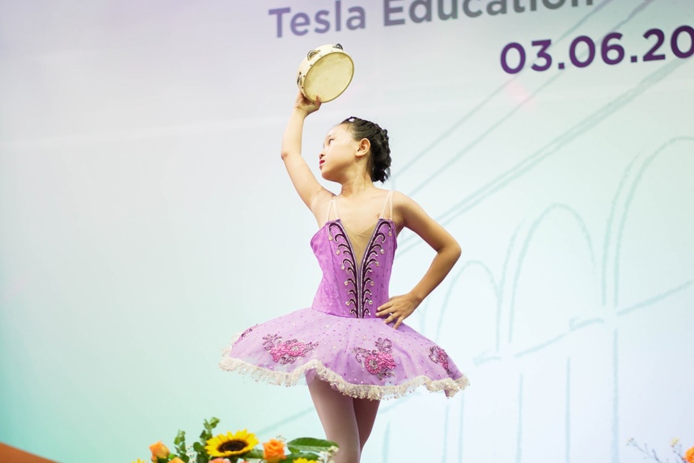 truong quoc te tesla Bao Ly 7