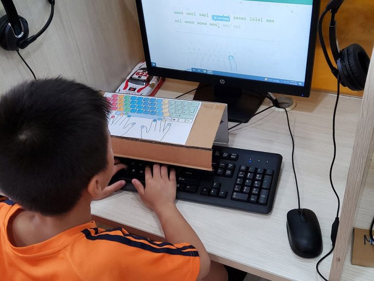 truong quoc te tesla ICT G2 typing 10fingers 768x576