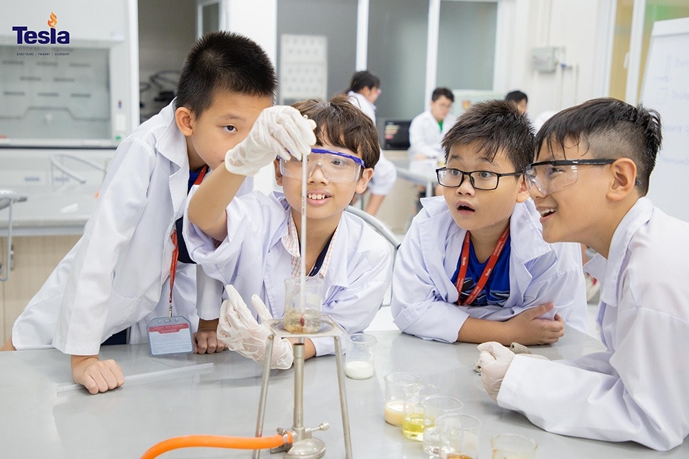 truong quoc te tesla hoc qua trai nghiem 5