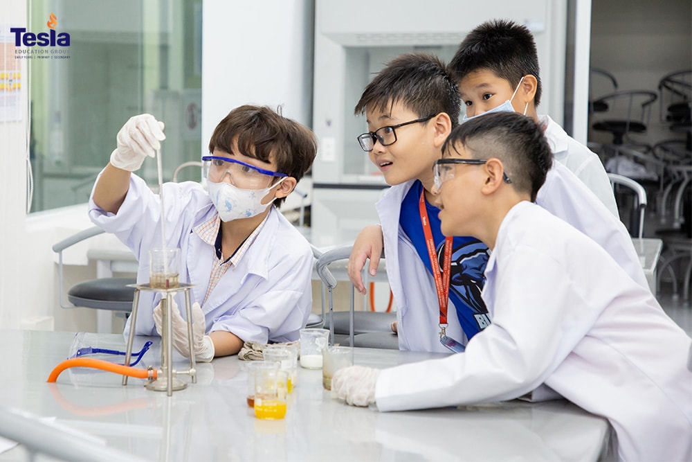 truong quoc te tesla lo trinh dao tao