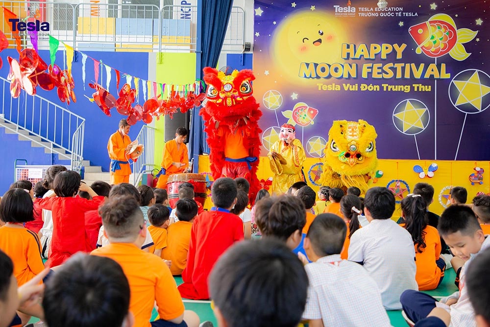 truong quoc te tesla tet trung thu 28