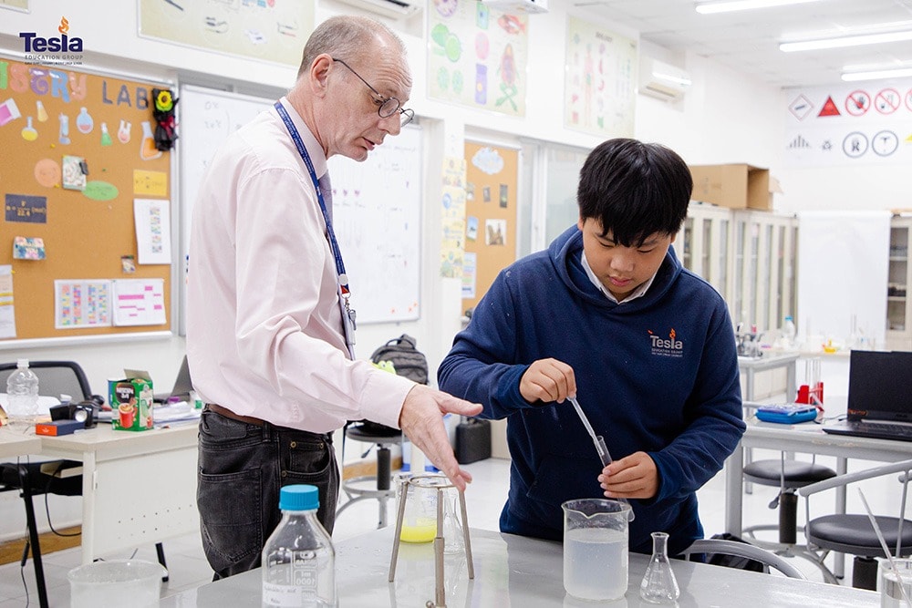 truong quoc te tesla trung hoc MYP 13