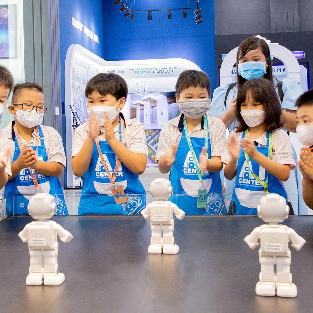AI-day-truong-quoc-te-tesla-vuong.jpg