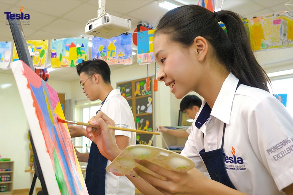 trung-hoc-quoc-te-tesla-2.jpg
