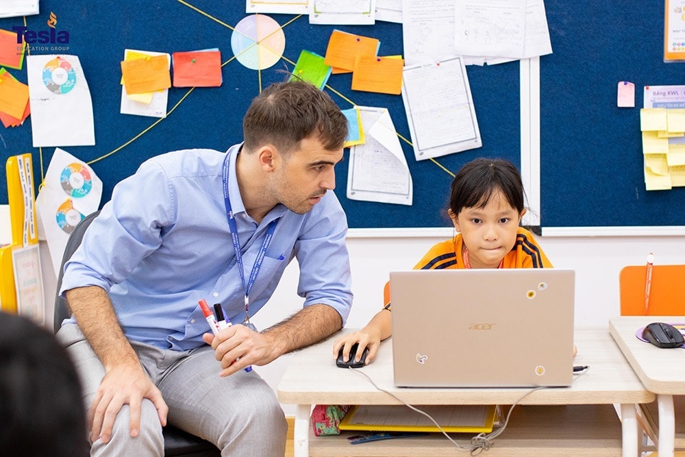truong-quoc-te-tesla-Bao-Ly-5.jpg