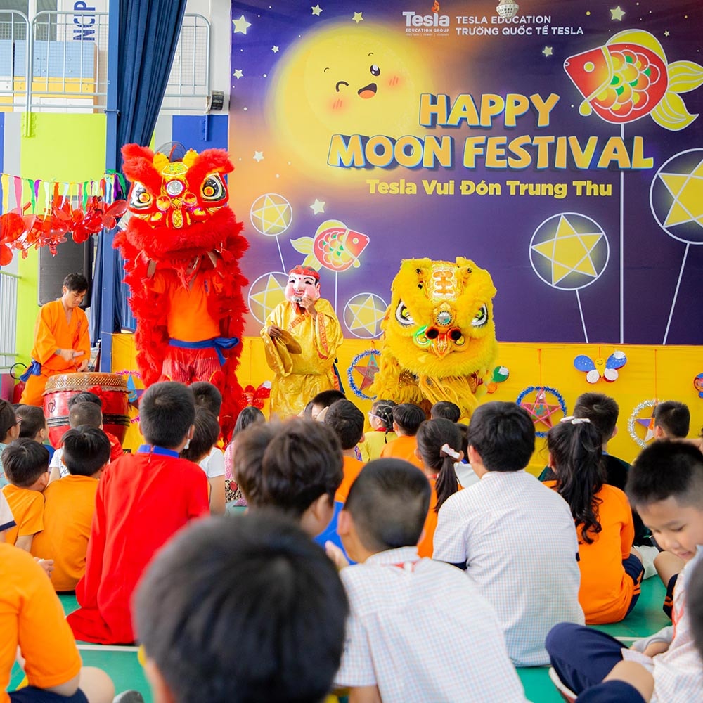 truong-quoc-te-tesla-tet-trung-thu-1.jpg