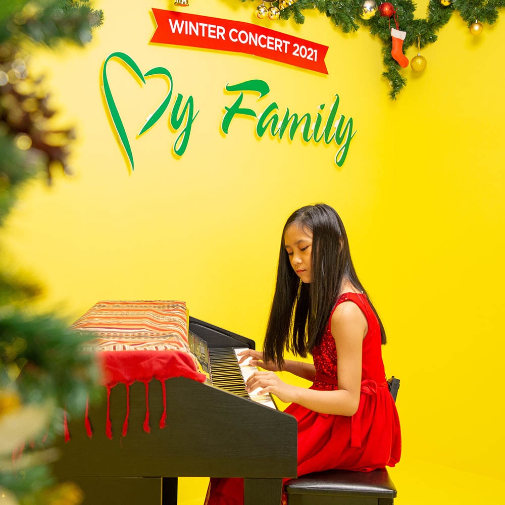 winter-concert-truong-quoc-te-tesla.jpg