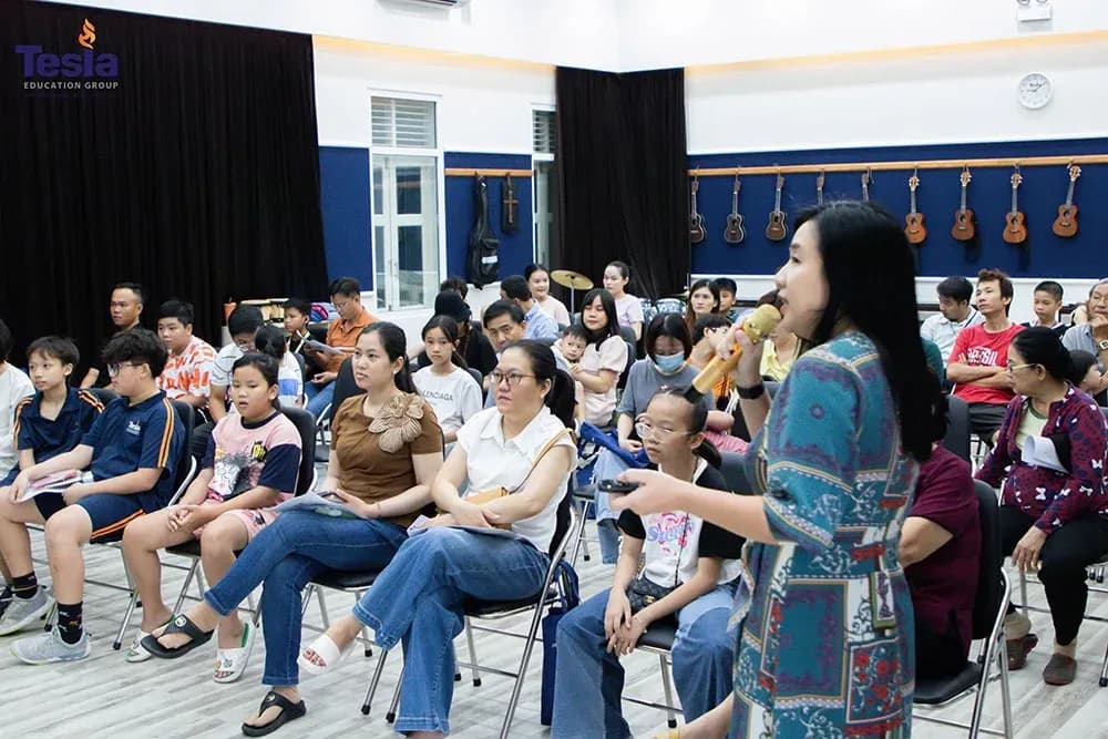 Truong Quoc te Tesla healthcare day