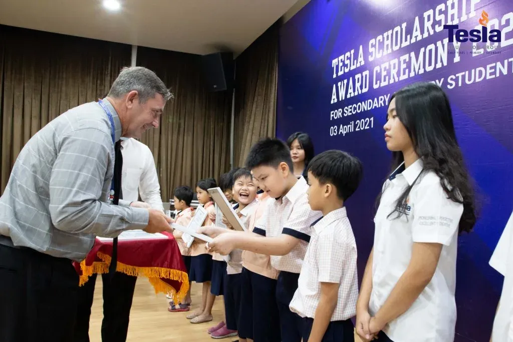 tesla scholarship award 4 2048x1365 1 1024x683