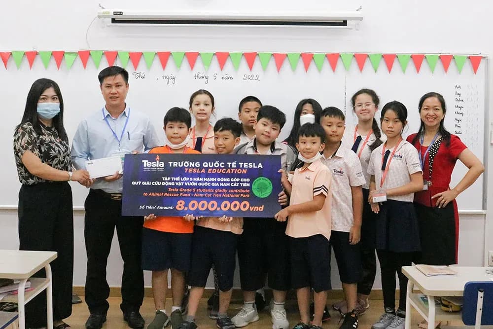 trien lam pyp truong quoc te tesla 27
