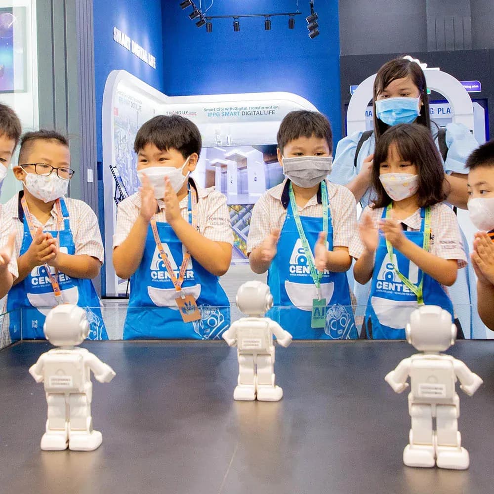 AI-day-truong-quoc-te-tesla-vuong.jpg