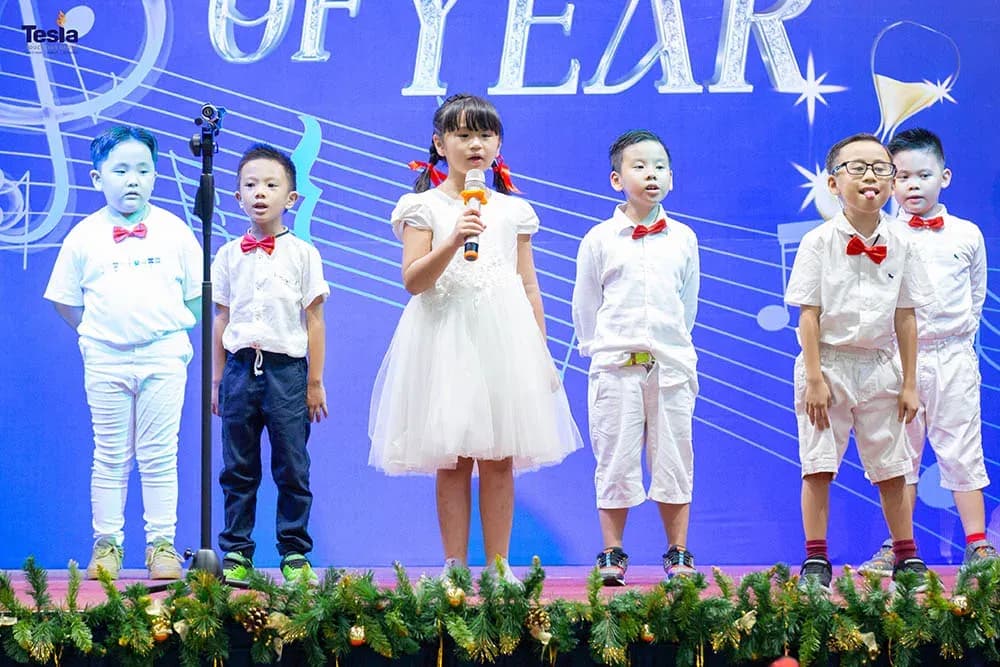 truong-quoc-te-tesla-winter-concert-2022-21.jpg
