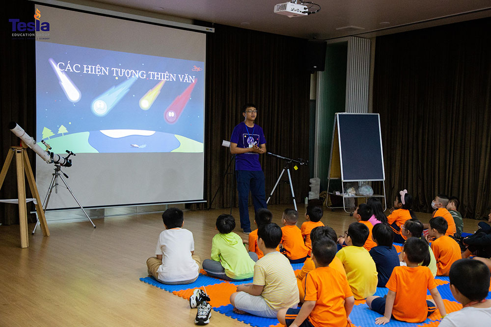 Tesla Summer Camp - Astronomy Camp at school